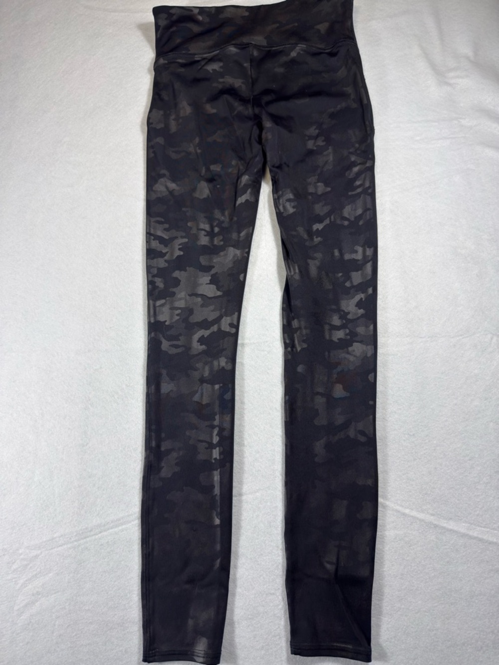 Spanx Leggings Faux Leather High Rise Camo Black Size M - Picture 4 of 6